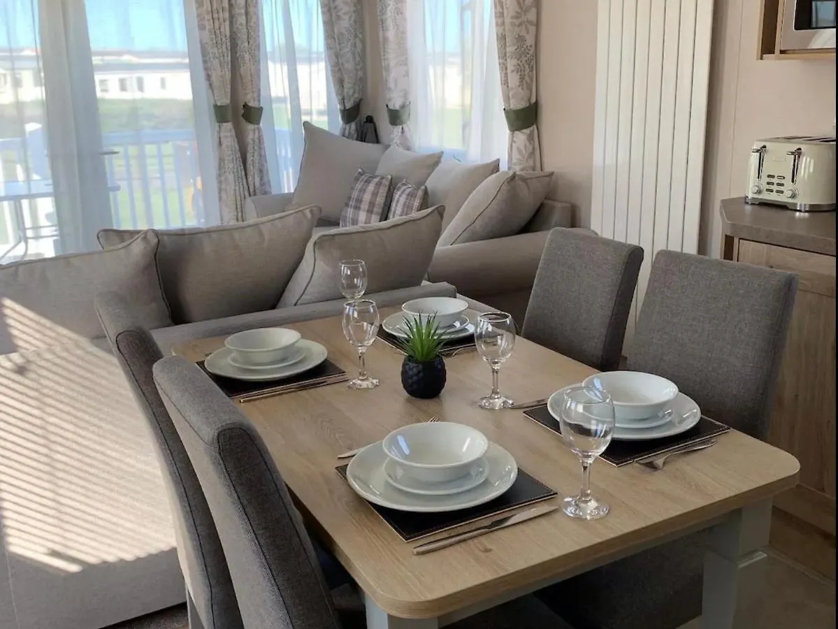 Sea La Vie Villa Cayton United Kingdom